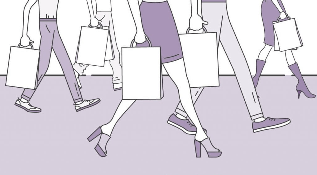 persone che camminano con shoppers